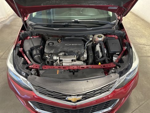 Used 2017 Chevrolet Cruze LT image 29