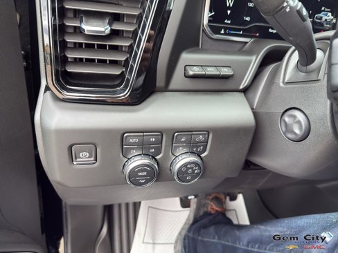 New 2025 GMC Sierra 1500 AT4 w/ AT4 Premium Package image 29