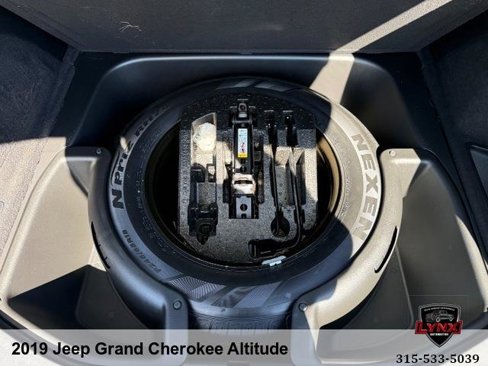Used 2019 Jeep Grand Cherokee Altitude image 39