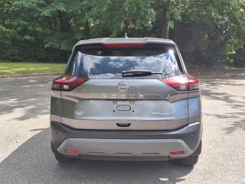 Used 2023 Nissan Rogue SV image 8