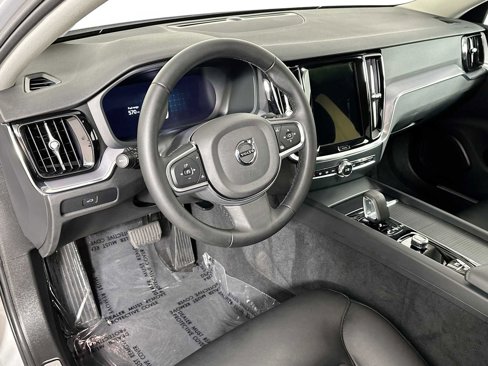 Certified 2025 Volvo S60 B5 Core image 9