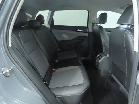 Certified 2022 Volkswagen Taos SE image 23