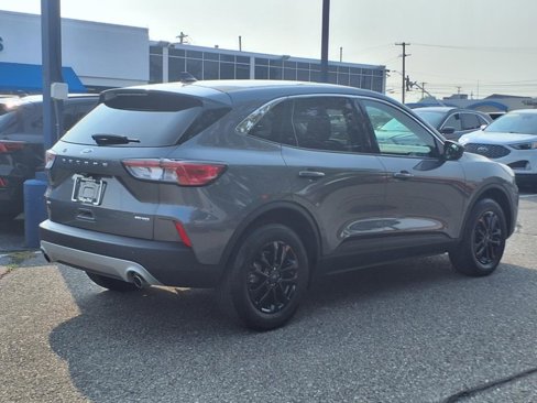 Certified 2022 Ford Escape SE w/ Cold Weather Package image 5