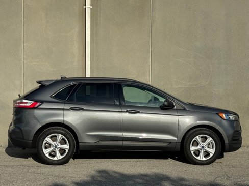 Used 2022 Ford Edge SE image 2