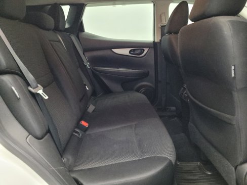 Used 2020 Nissan Rogue Sport S image 19