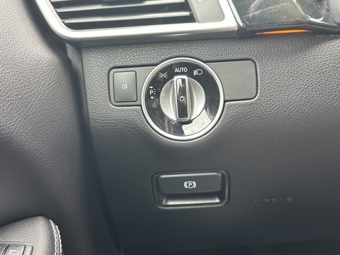 Used 2016 Mercedes-Benz GL 450 4MATIC image 24