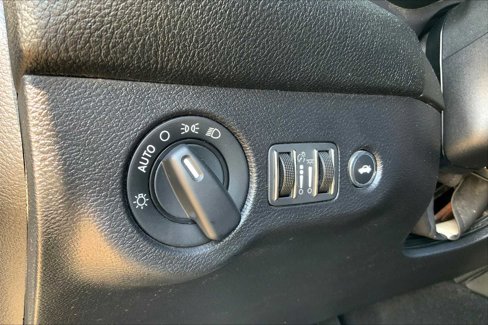 Used 2019 Dodge Challenger SXT image 30