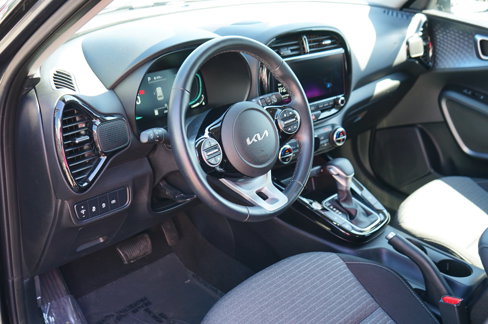 Used 2023 Kia Soul EX image 15