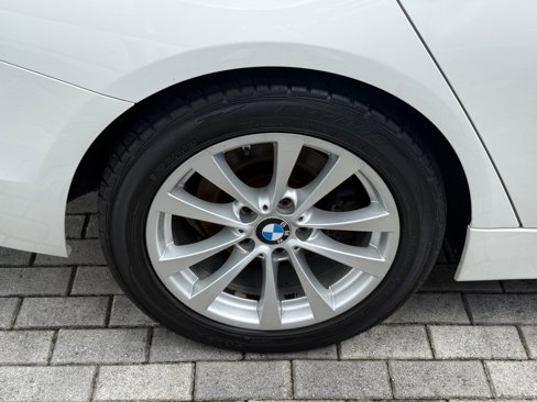 Used 2018 BMW 320i Sedan image 32