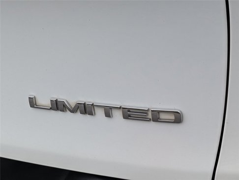Used 2016 Jeep Cherokee Limited w/ Luxury Group image 7