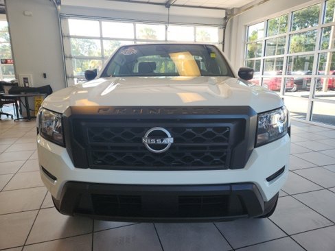 Used 2024 Nissan Frontier S image 2