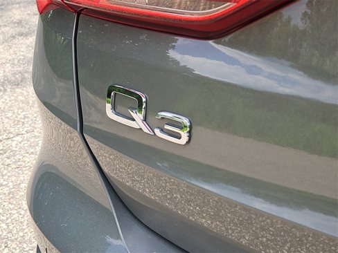 Used 2022 Audi Q3 2.0T Premium Plus image 12