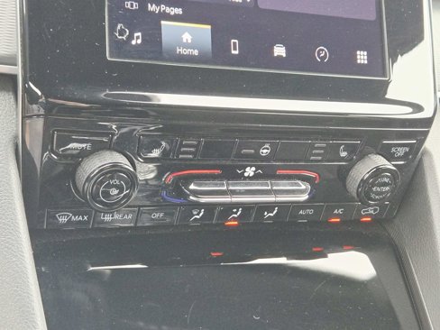 Used 2024 Jeep Grand Cherokee Altitude image 30