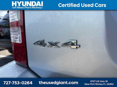 Used 2012 Jeep Liberty Arctic image 2
