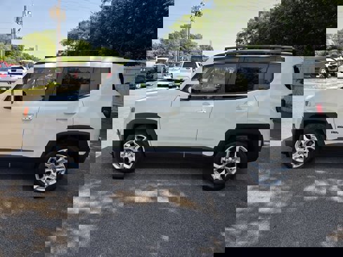 Used 2018 Jeep Renegade Latitude image 6
