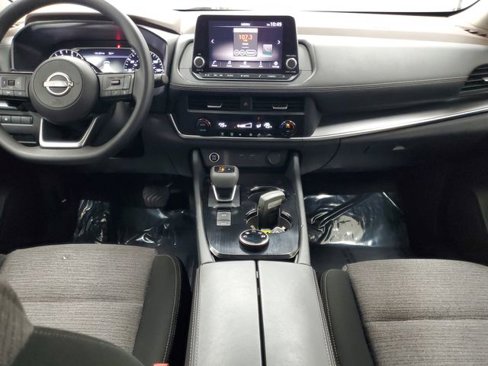 Used 2023 Nissan Rogue SV image 12