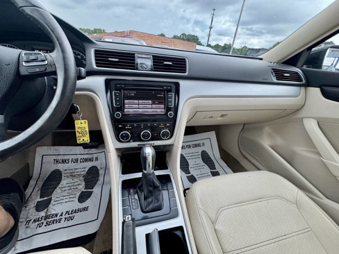 Used 2012 Volkswagen Passat TDI SE image 18