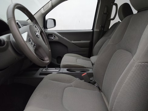 Used 2019 Nissan Frontier SV image 17