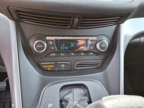 Used 2016 Ford Escape SE w/ SE Chrome Package image 18
