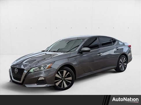 Used 2021 Nissan Altima 2.5 SV image 1