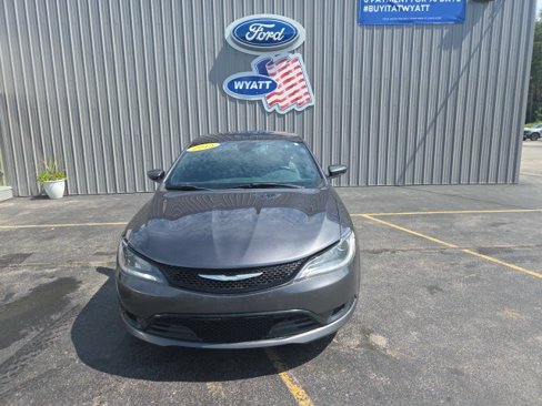 Used 2015 Chrysler 200 S image 2