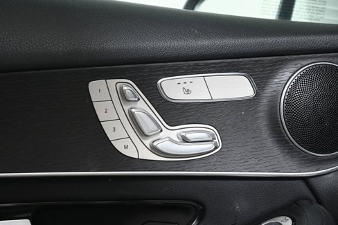 Used 2021 Mercedes-Benz GLC 300 4MATIC image 29