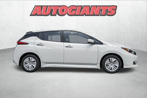 Used 2023 Nissan Leaf S image 4