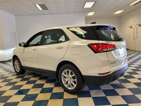 Used 2022 Chevrolet Equinox LS image 9