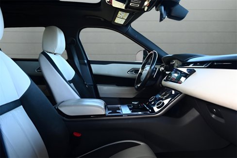 Used 2019 Land Rover Range Rover Velar R-Dynamic SE image 30