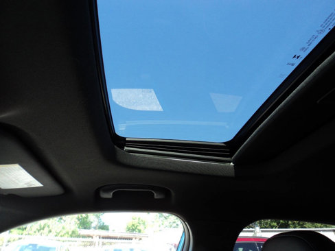 Used 2025 Chevrolet Trax RS w/ Sunroof Package image 15