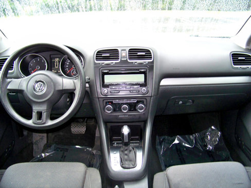 Used 2011 Volkswagen Golf 4-Door image 34