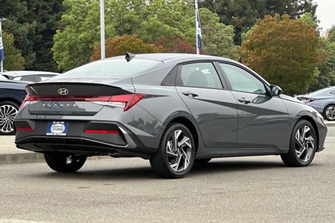 New 2025 Hyundai Elantra Sport image 4