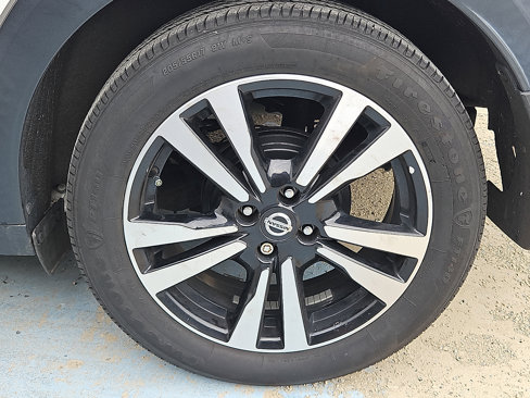 Used 2020 Nissan Kicks SR image 11