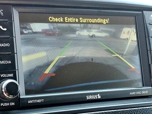 Used 2016 Chrysler Town & Country Touring image 22