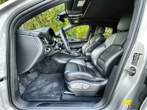 Certified 2024 Porsche Macan image 15