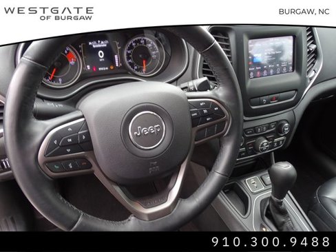 Used 2019 Jeep Cherokee Latitude Plus w/ Comfort/Convenience Group image 20