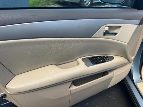 Used 2008 Toyota Avalon XL image 10