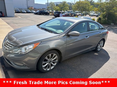 Used 2013 Hyundai Sonata SE w/ Navigation & Sunroof Pkg image 2