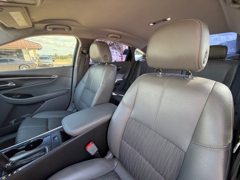 Used 2017 Chevrolet Impala LT image 17