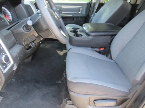 Used 2024 RAM 1500 Classic SLT image 18