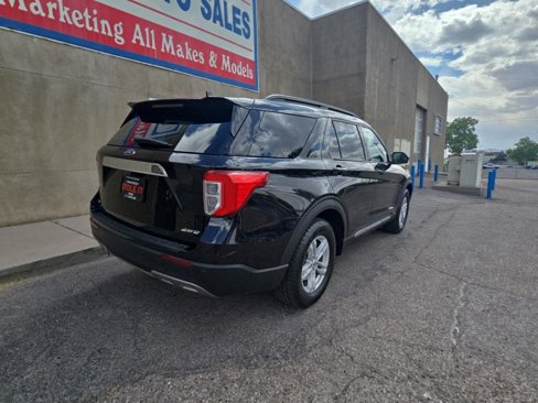 Used 2023 Ford Explorer XLT w/ Equipment Group 202A image 8