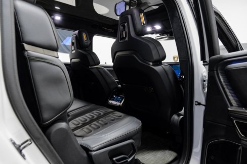 Used 2023 Rivian R1S Adventure image 45