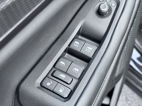 Used 2023 Jeep Grand Cherokee L Laredo image 12