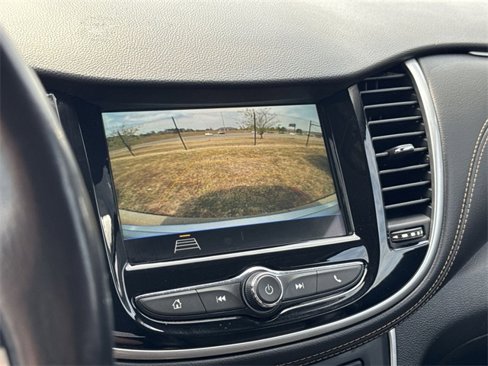 Used 2019 Chevrolet Trax LT w/ LT Convenience Package image 18