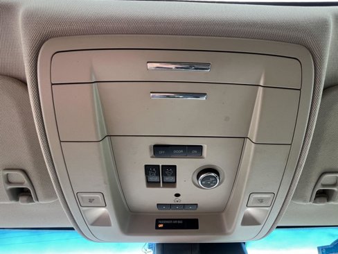 Used 2018 Chevrolet Tahoe LT image 9