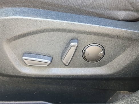 Used 2020 Ford Edge SE image 22