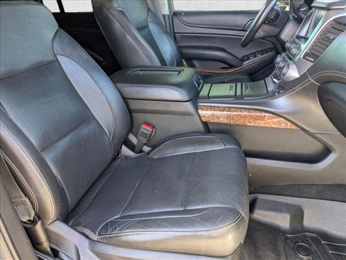 Used 2018 Chevrolet Suburban Premier image 21