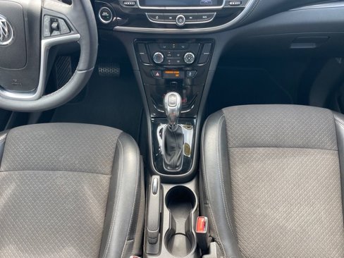 Used 2021 Buick Encore Preferred w/ Safety Package image 17