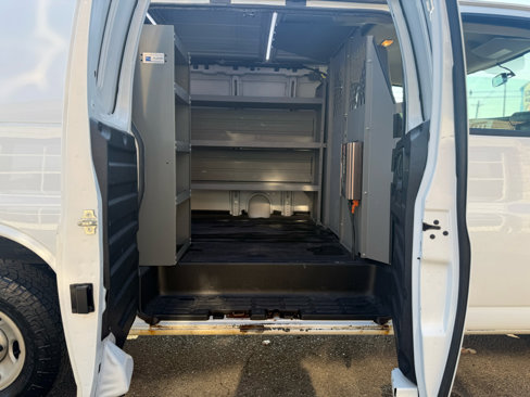 Used 2018 Chevrolet Express 3500 w/ Driver Convenience Package image 11
