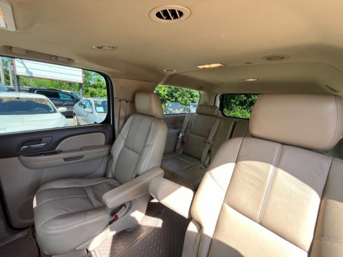 Used 2011 Chevrolet Suburban LT w/ Luxury Package image 14